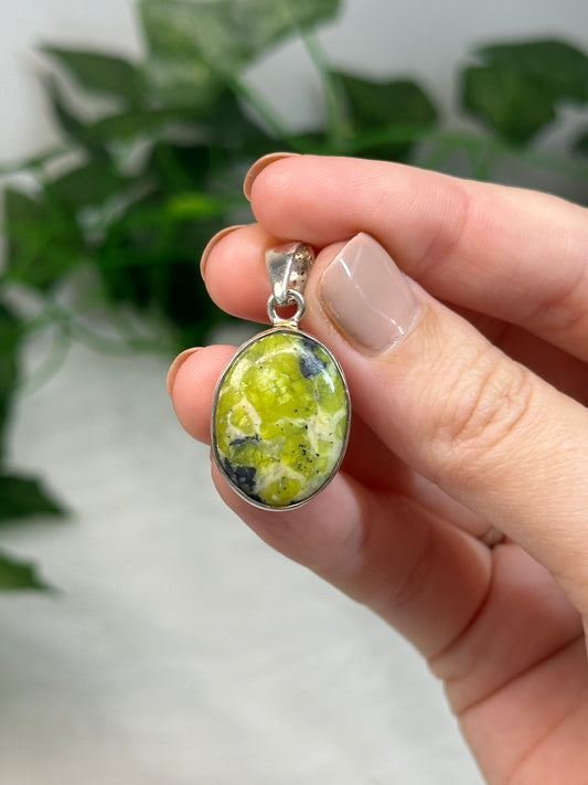 Lizardite Pendant (925 Sterling Silver)