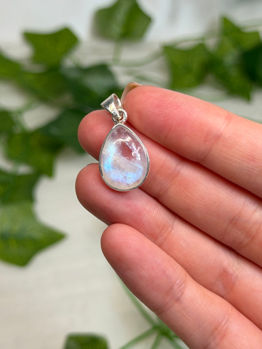 Teardrop Moonstone Pendant (925 Sterling Silver)