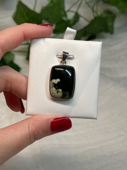 Chrome Chalcedony Pendant (925 Sterling Silver)