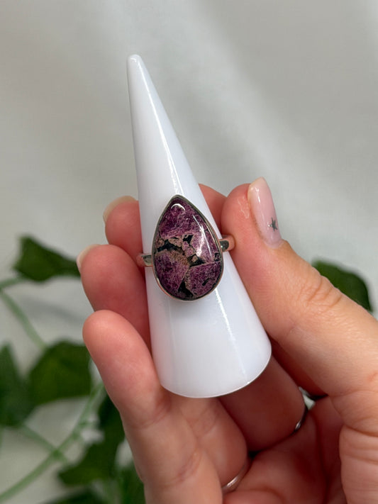 Eudialyte Size O1/2 Ring (925 Sterling Silver)