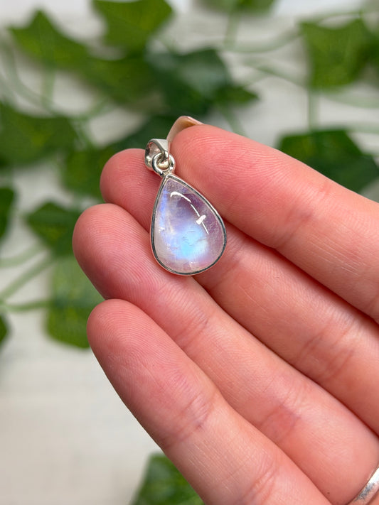 Teardrop Moonstone Pendant (925 Sterling Silver)