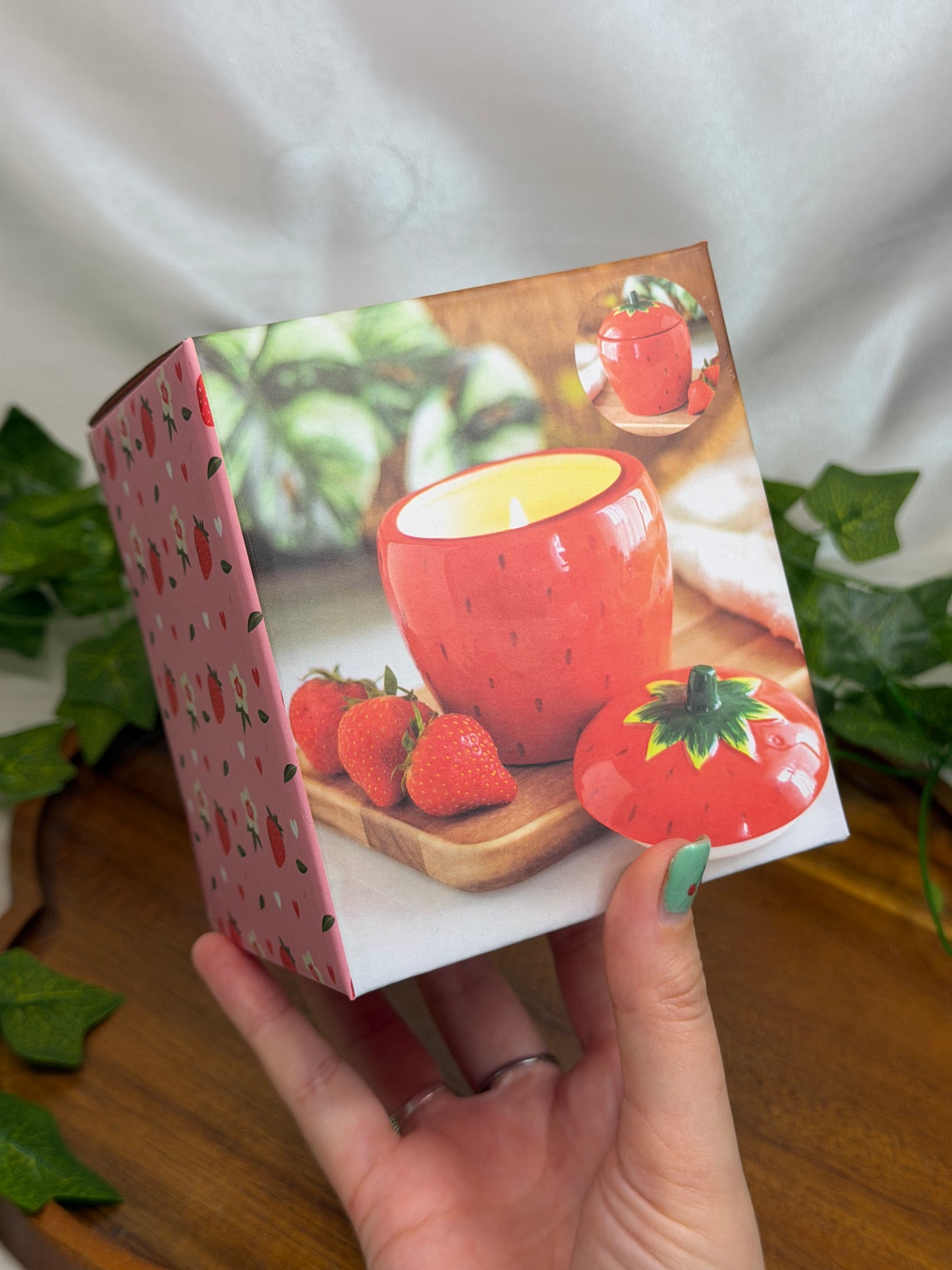 Strawberry Scented Ceramic Candle