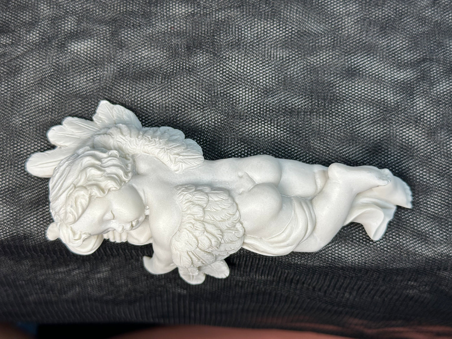 Laying Cherub Shelf Ornament (hanging arm)