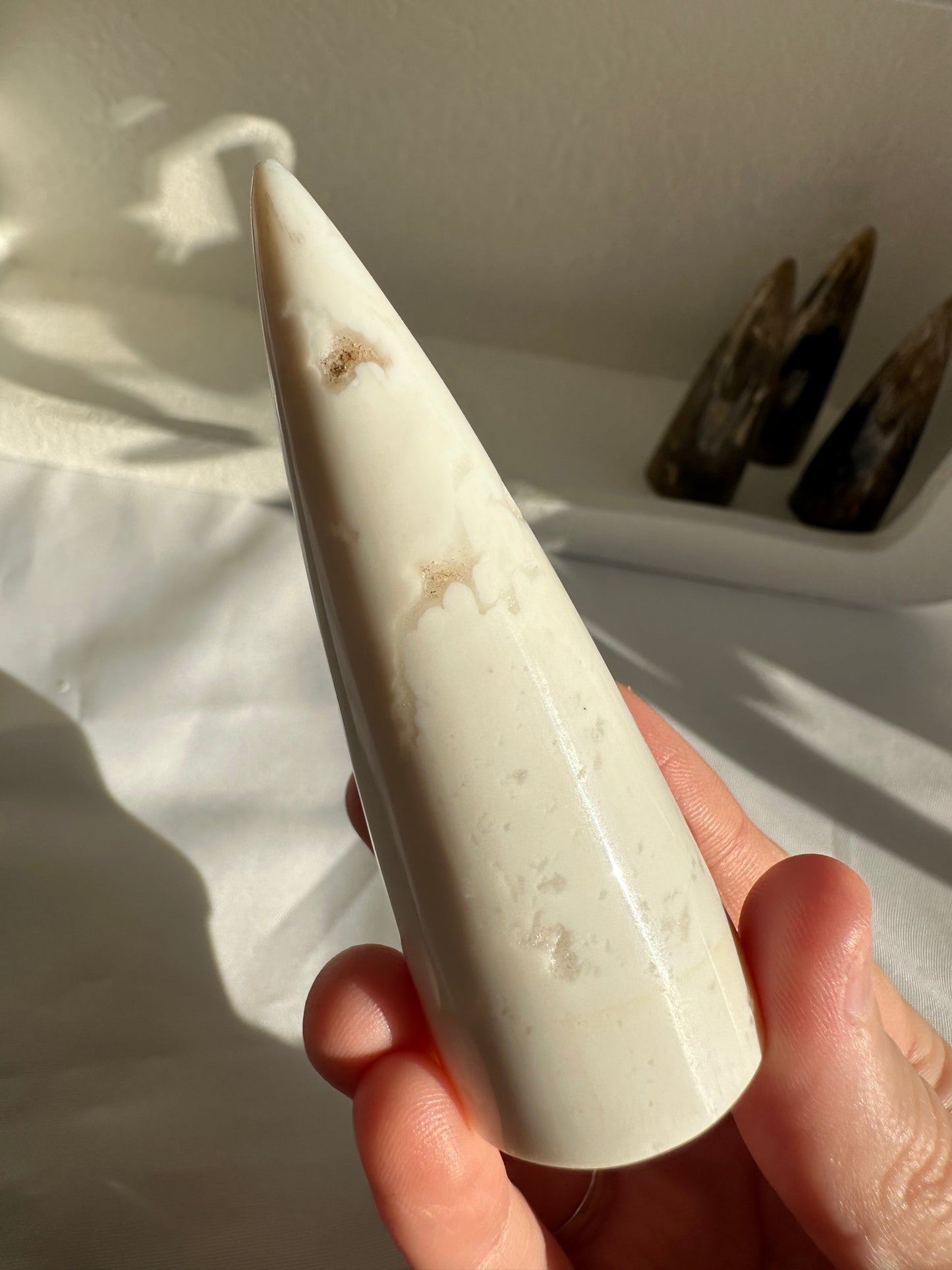 White Plume Agate Ring Stand