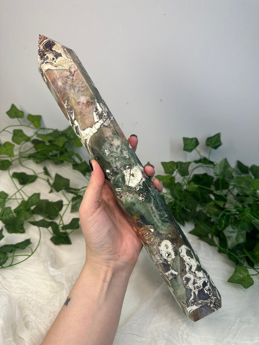 38cm Green Money Agate Tower