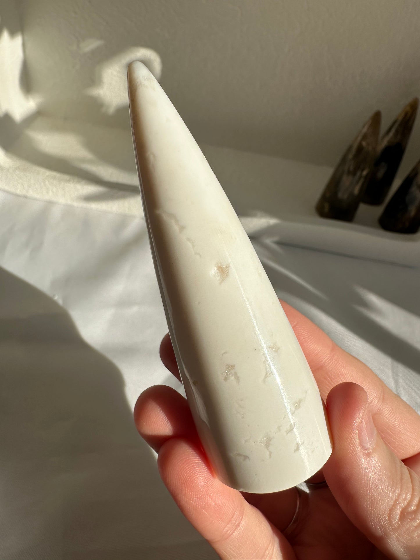 White Plume Agate Ring Stand