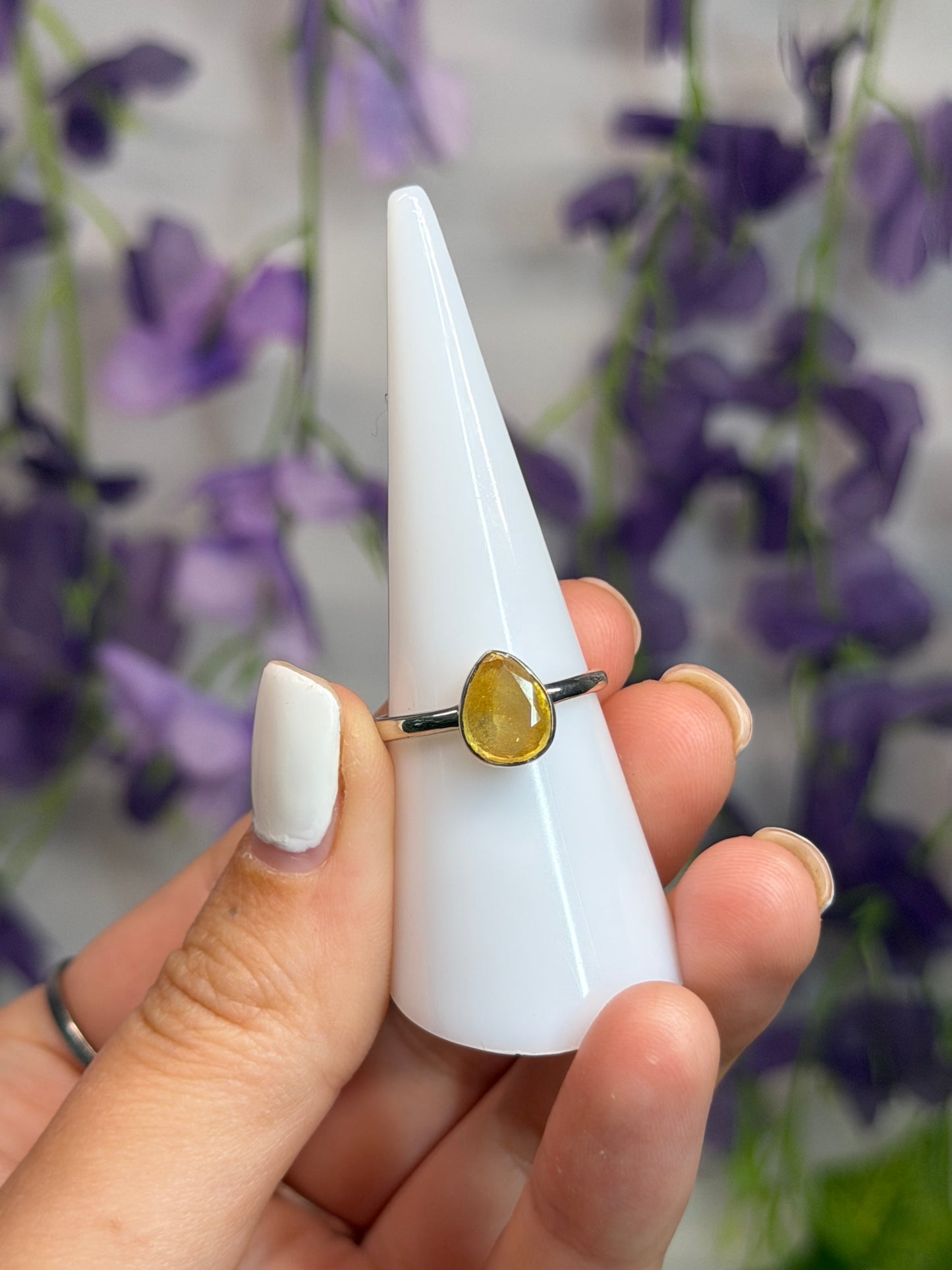 Yellow Sapphire Teardrop Size O Ring (925 Sterling Silver)