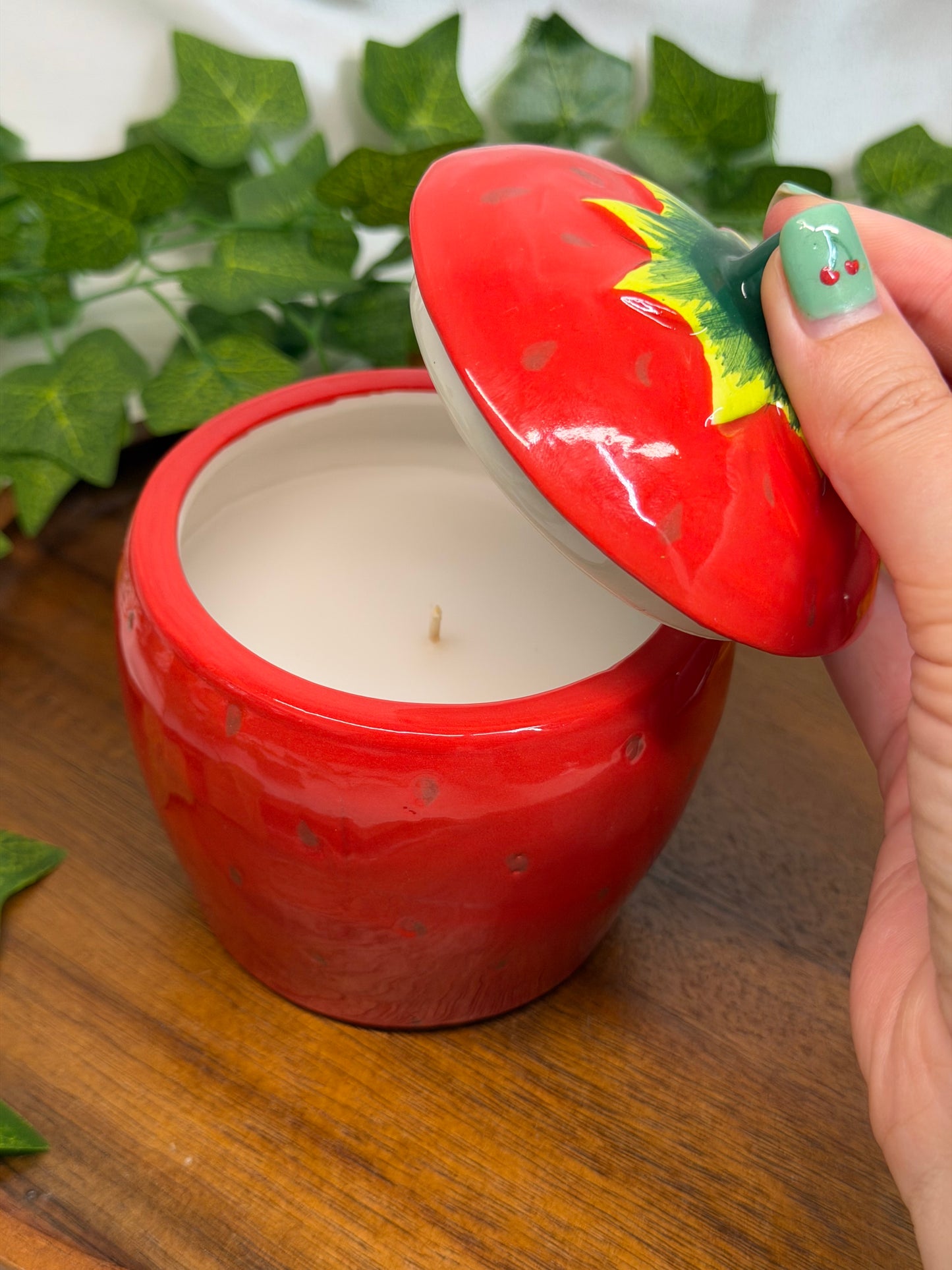 Strawberry Scented Ceramic Candle