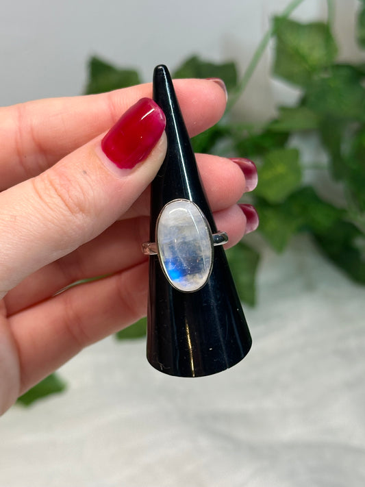 Moonstone Oval Ring Size O (925 Sterling Silver)