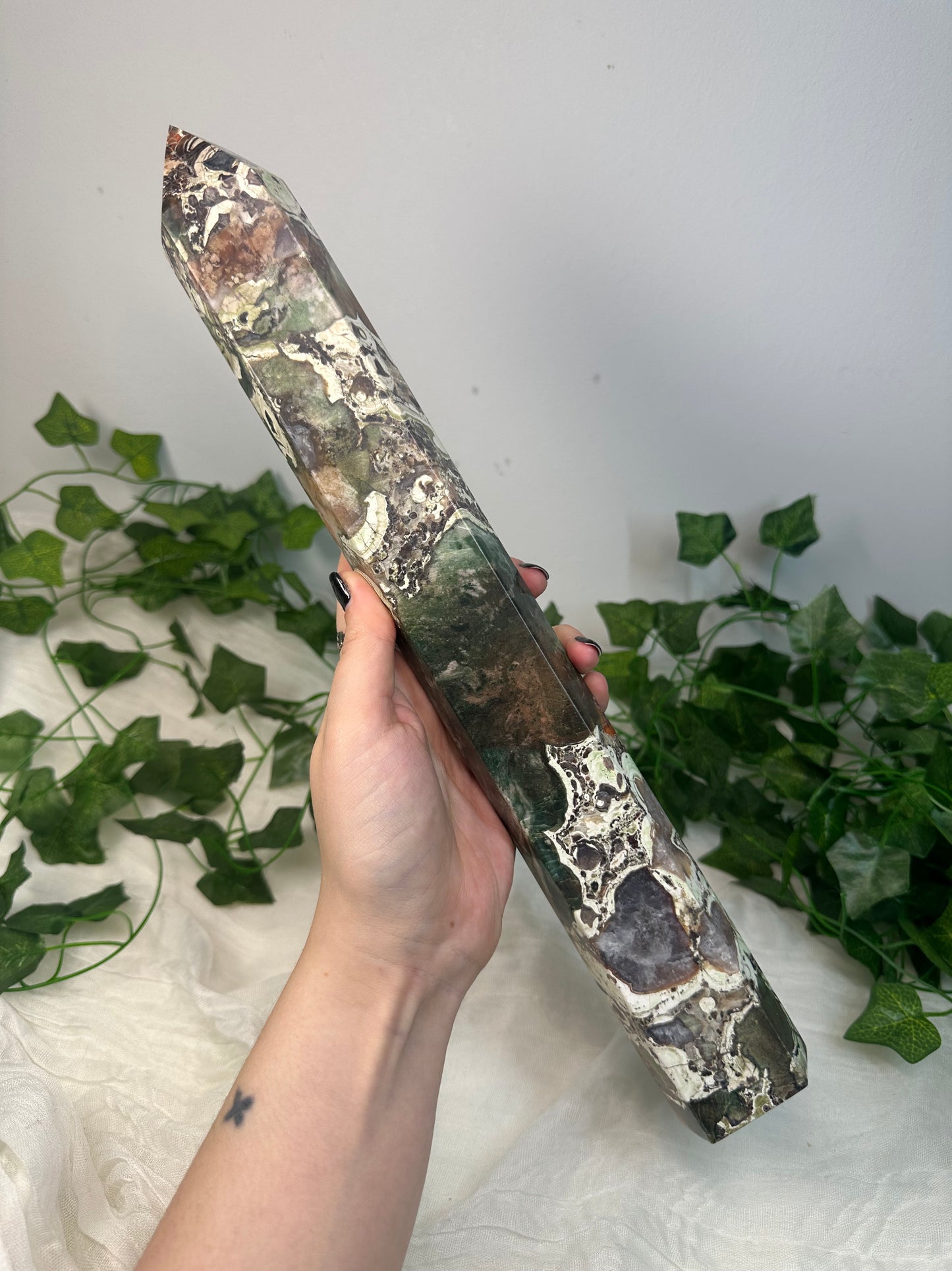 38cm Green Money Agate Tower