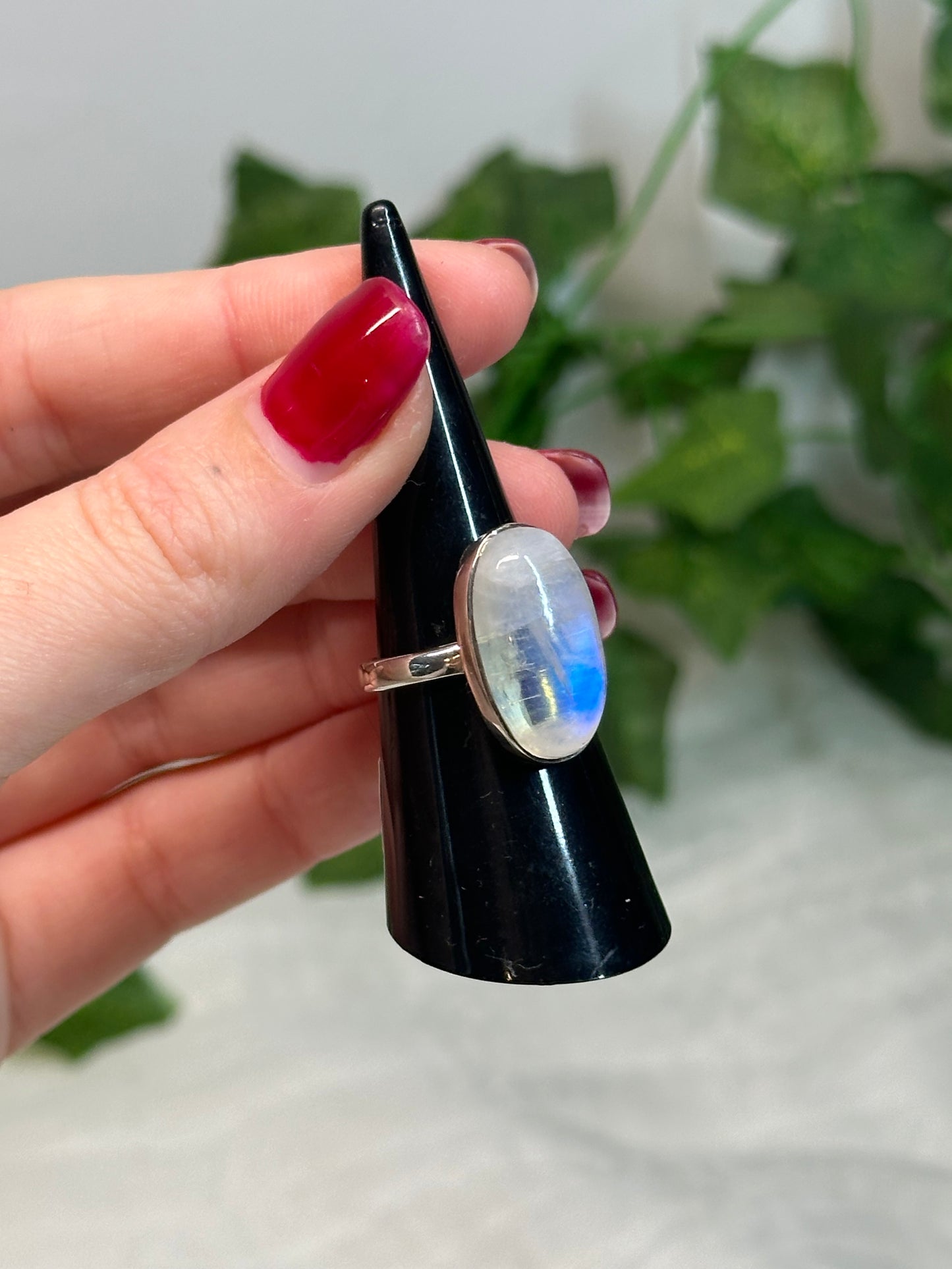 Moonstone Oval Ring Size O (925 Sterling Silver)