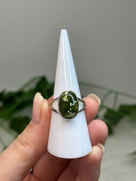 Chrome Chalcedony Ring Size O1/2 (925 Sterling Silver)