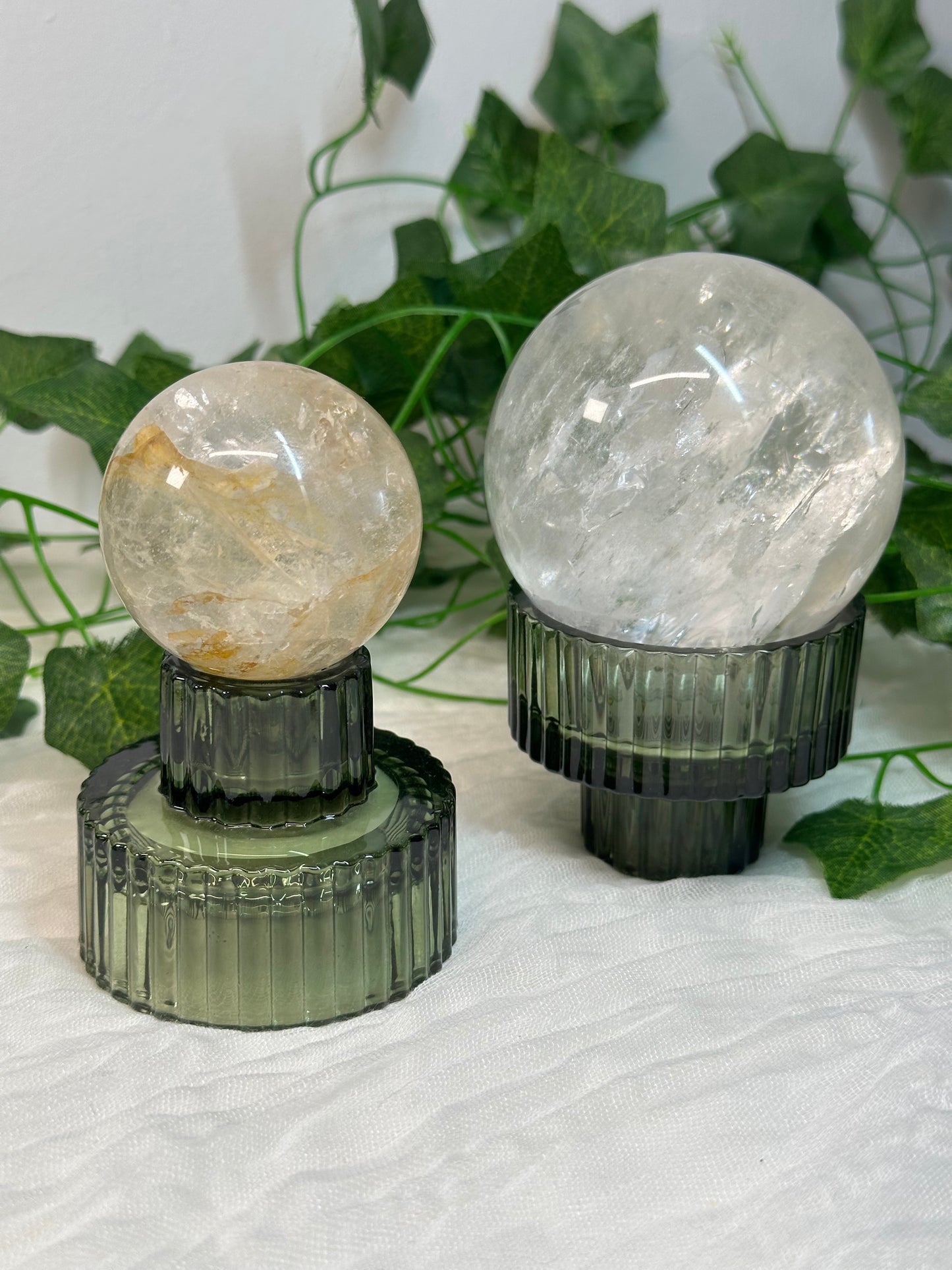 Green 2 Sided Glass Sphere Stand / Candle Holder